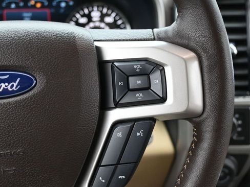 Used 2020 Ford F150 Lariat image 13
