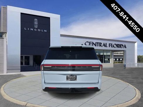 New 2026 Lincoln Navigator Reserve w/ Jet Appearance Package image 3