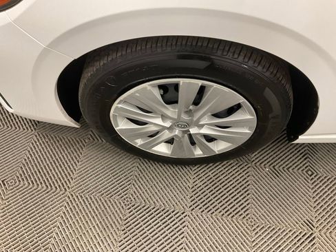 Used 2024 Nissan Sentra S image 12