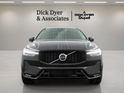 Certified 2025 Volvo XC60 B5 Ultra AWD/4WD image 8