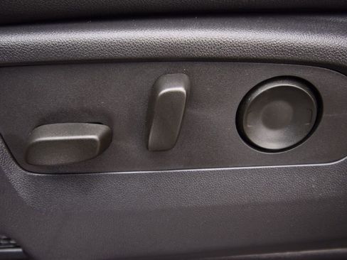 Used 2023 Chevrolet Silverado 1500 ZR2 image 30