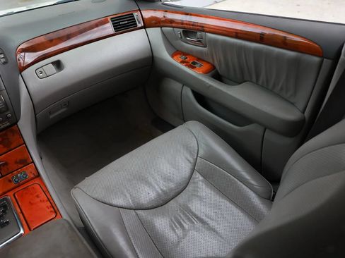 Used 2003 Lexus LS 430 RWD image 14