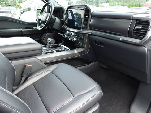 Used 2025 Ford F150 Lariat AWD/4WD image 38