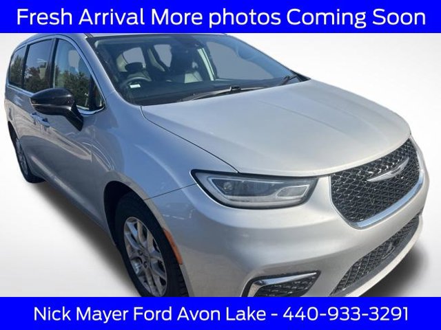 Used 2024 Chrysler Pacifica Touring-L FWD 360° Tour