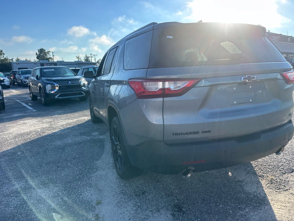 Used 2021 Chevrolet Traverse LT w/ LPO, Blackout Package AWD/4WD image 5