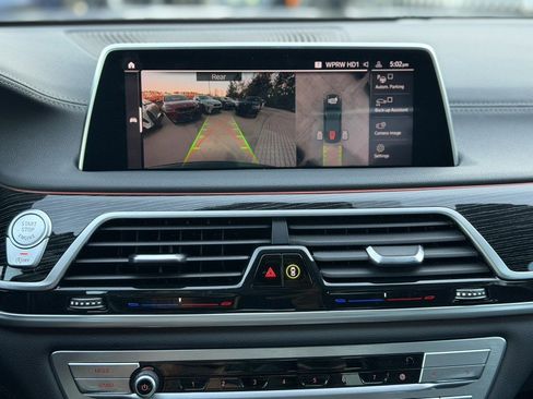 Used 2021 BMW 740i w/ M Sport Package image 31