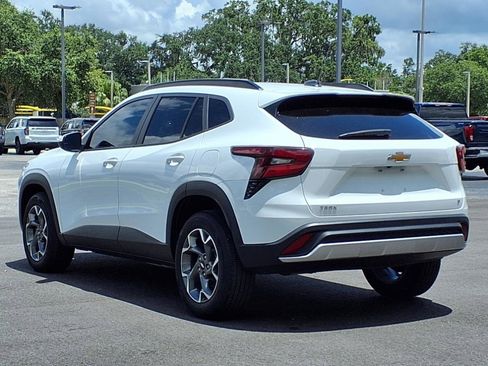 Certified 2024 Chevrolet Trax LT w/ Driver Confidence Package image 24