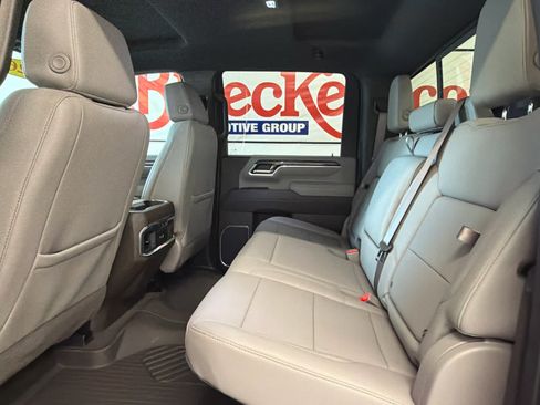 Used 2026 Chevrolet Silverado 2500 LTZ w/ LTZ Convenience Package AWD/4WD image 23