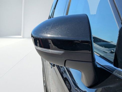 Used 2025 Nissan Pathfinder SL image 10