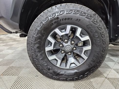Used 2022 Toyota Tacoma TRD Off-Road w/ Technology Package AWD/4WD image 29