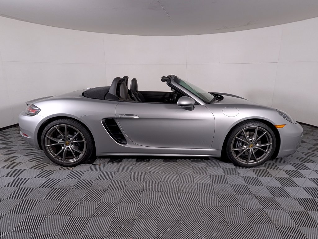 Used 2021 Porsche 718 Boxster RWD image 8