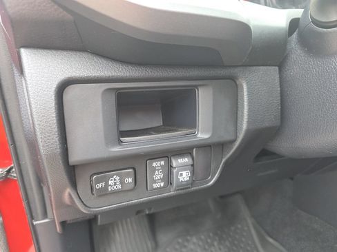 Used 2017 Toyota Tacoma TRD Sport w/ Tow Package (A/T) AWD/4WD image 21