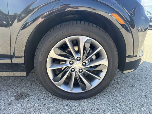 Used 2022 Buick Encore GX Select w/ Sport Touring Package FWD image 3