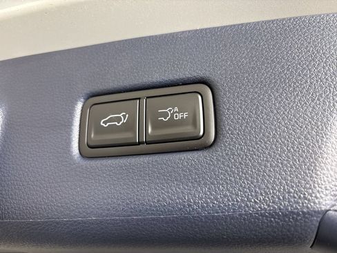 New 2026 Kia Carnival EX FWD image 23