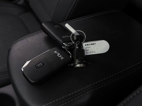 Used 2024 Kia Seltos S FWD image 28