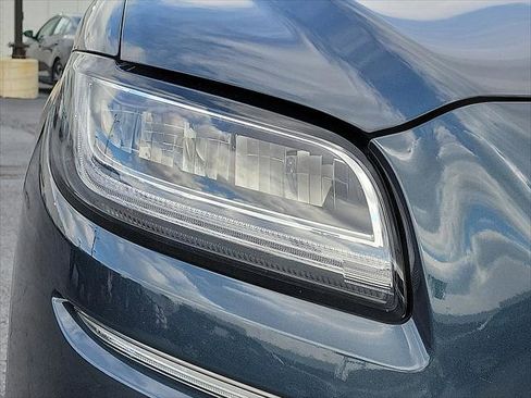 Used 2022 Lincoln Nautilus Reserve image 20