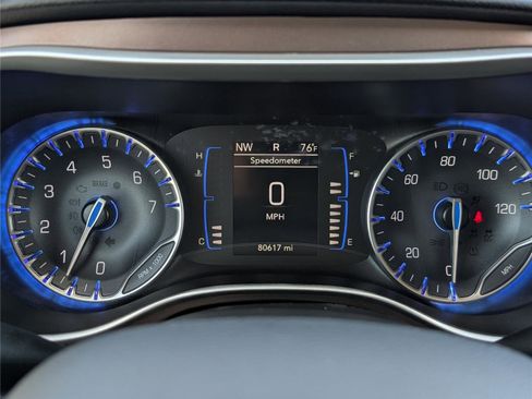 Used 2023 Chrysler Voyager LX FWD image 33