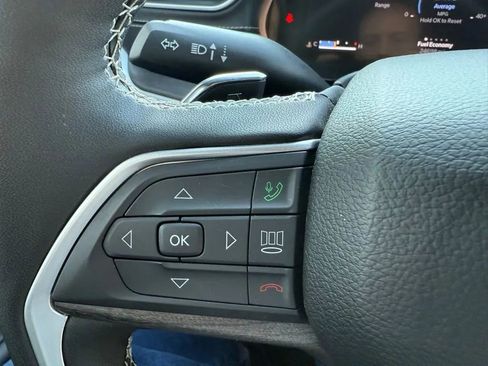 Used 2024 Jeep Grand Cherokee Limited image 22