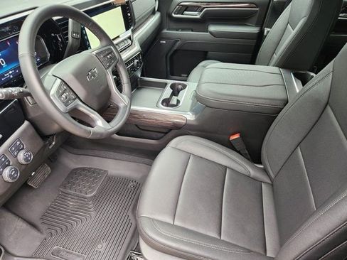 Used 2025 Chevrolet Silverado 2500 LTZ w/ Trail Boss Package image 4