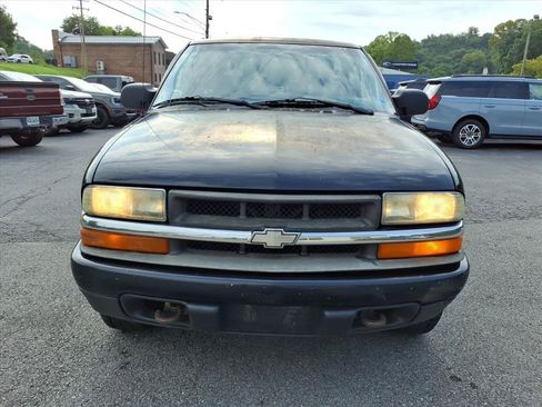 Used 2002 Chevrolet S10 Pickup LS w/ LS Preferred Equipment Group AWD/4WD image 16