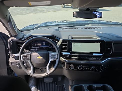 Used 2024 Chevrolet Silverado 1500 LT AWD/4WD image 20