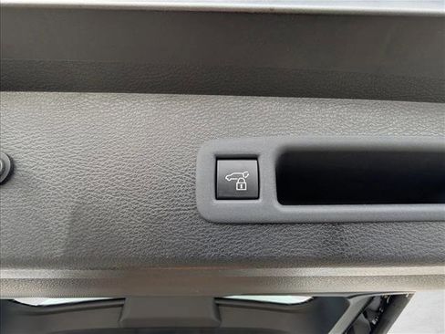 New 2026 Toyota Sienna Platinum image 10