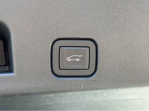 New 2025 GMC Acadia Elevation w/ Elevation Premium Package image 32