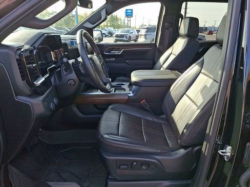 Used 2023 Chevrolet Silverado 1500 High Country image 14