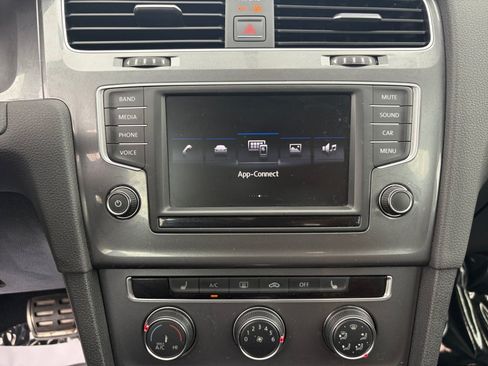 Used 2017 Volkswagen Golf Alltrack AWD/4WD image 17
