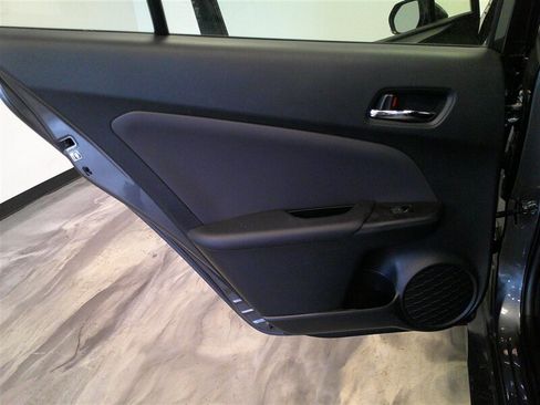 Used 2021 Toyota Prius Prime LE image 39