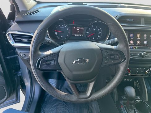Used 2022 Chevrolet TrailBlazer LT w/ LPO, Blackout Package image 11