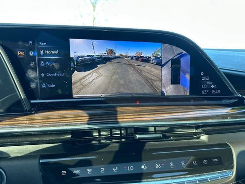 Used 2023 Cadillac Escalade ESV Premium Luxury image 29