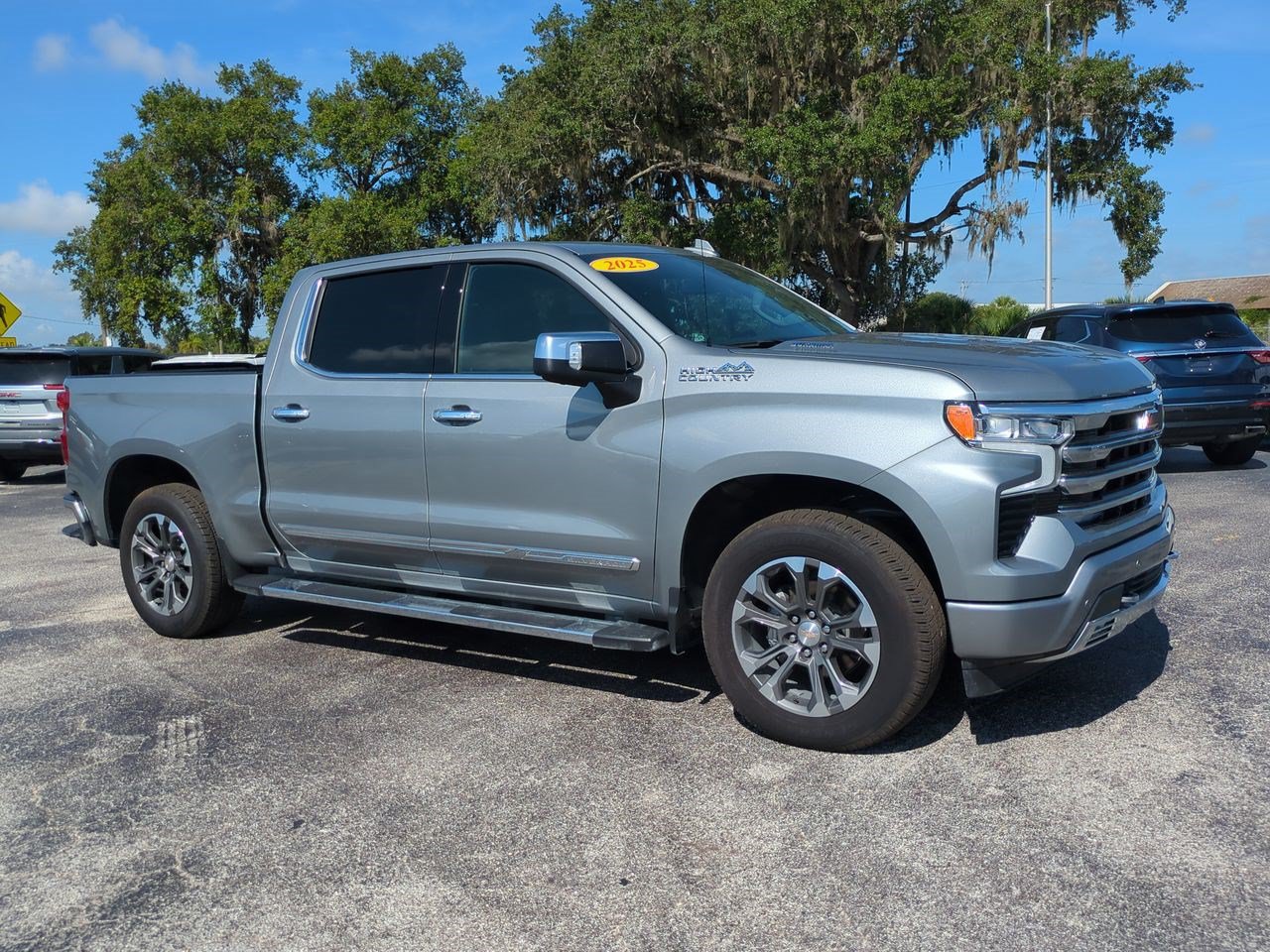 Used 2025 Chevrolet Silverado 1500 High Country RWD image 2