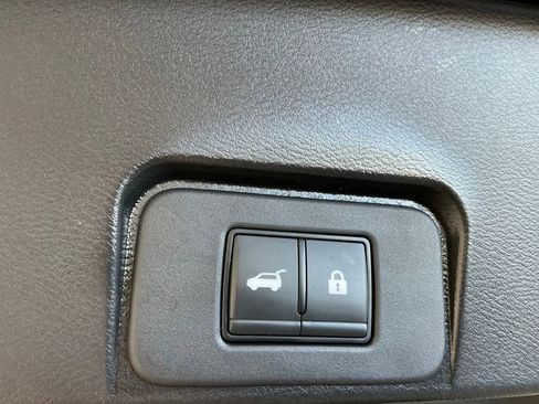 Used 2023 Nissan Rogue SL w/ SL Premium Package FWD image 22