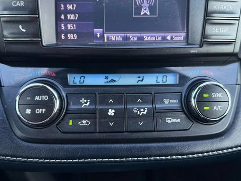 Used 2018 Toyota RAV4 XLE w/ Carpet Mat Package FWD image 55