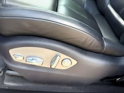 Used 2023 Porsche Macan AWD/4WD image 15