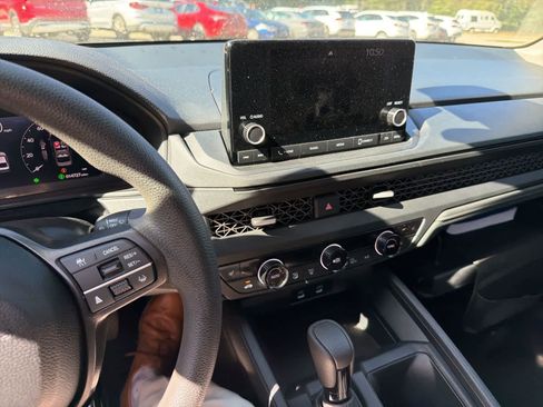 Certified 2025 Honda Accord SE image 20