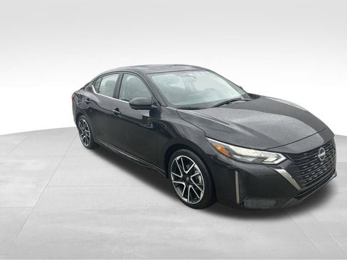 Certified 2025 Nissan Sentra SR w/ SR Premium Package image 9