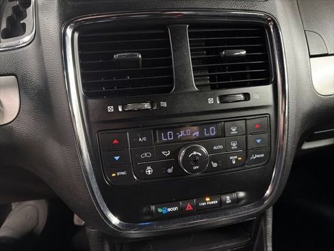 Used 2017 Dodge Grand Caravan GT image 18