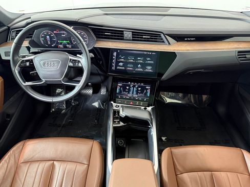Used 2022 Audi e-tron Premium image 29