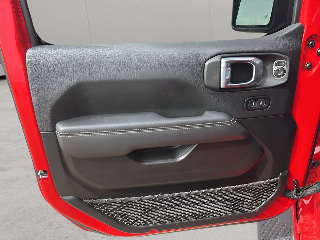 Used 2021 Jeep Wrangler Unlimited Sahara AWD/4WD image 27
