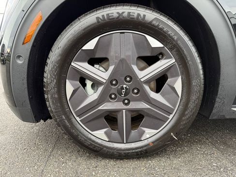 New 2025 Kia EV6 Light w/ Light LR Technology Package image 14