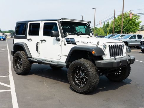 Used 2016 Jeep Wrangler Unlimited Rubicon w/ Connectivity Group AWD/4WD image 6