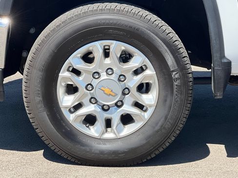 Used 2025 Chevrolet Silverado 3500 LT w/ Safety Package AWD/4WD image 26