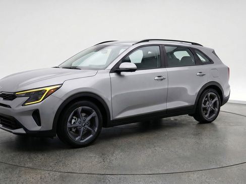 Used 2025 Kia K4 LXS image 3