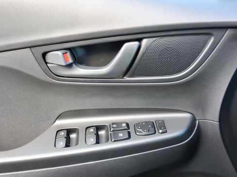 Certified 2023 Hyundai Kona SE image 33