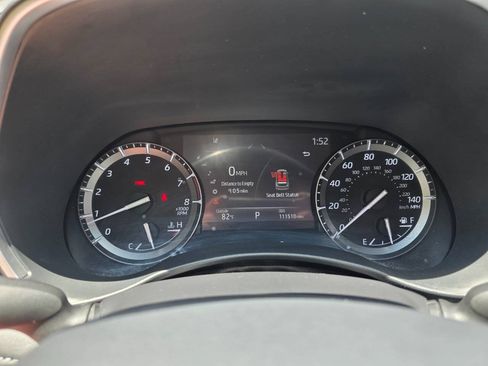 Used 2021 Toyota Highlander XLE AWD/4WD image 17