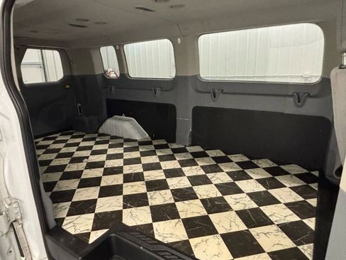Used 2015 Ford Transit 350 XLT image 30