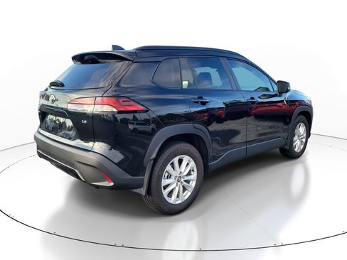 Used 2026 Toyota Corolla Cross LE FWD image 7