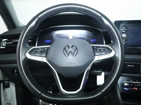 Used 2025 Volkswagen Jetta Sport image 20